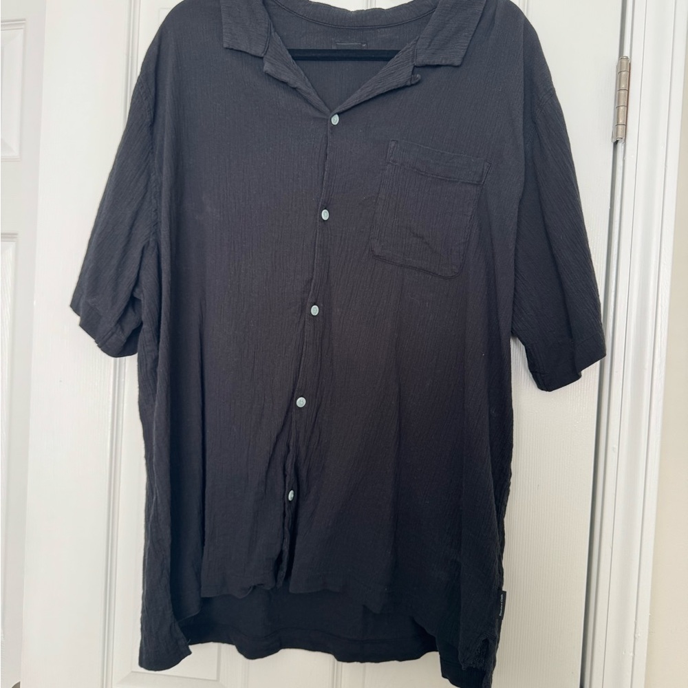 Men's Black Standard Cloth Button-Up Shirt